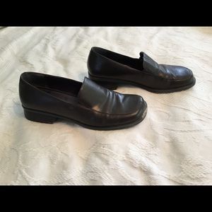 Leather Bare Traps ladies shoes size 7-1/2 M